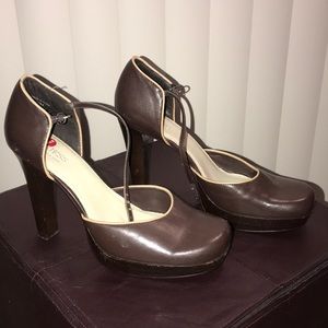 GUESS High Heels
